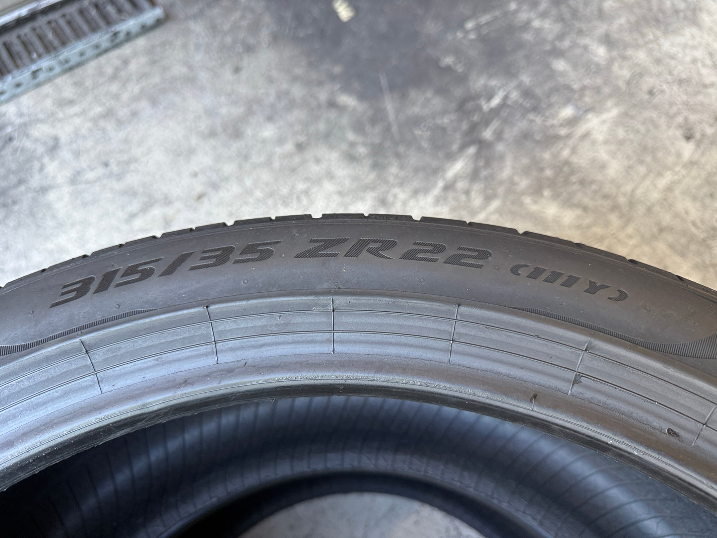 Usato: 2 Pneumatici Pirelli P Zero PZ4 315/35R22 111Y XL Estivi 85% residui DOT 2025