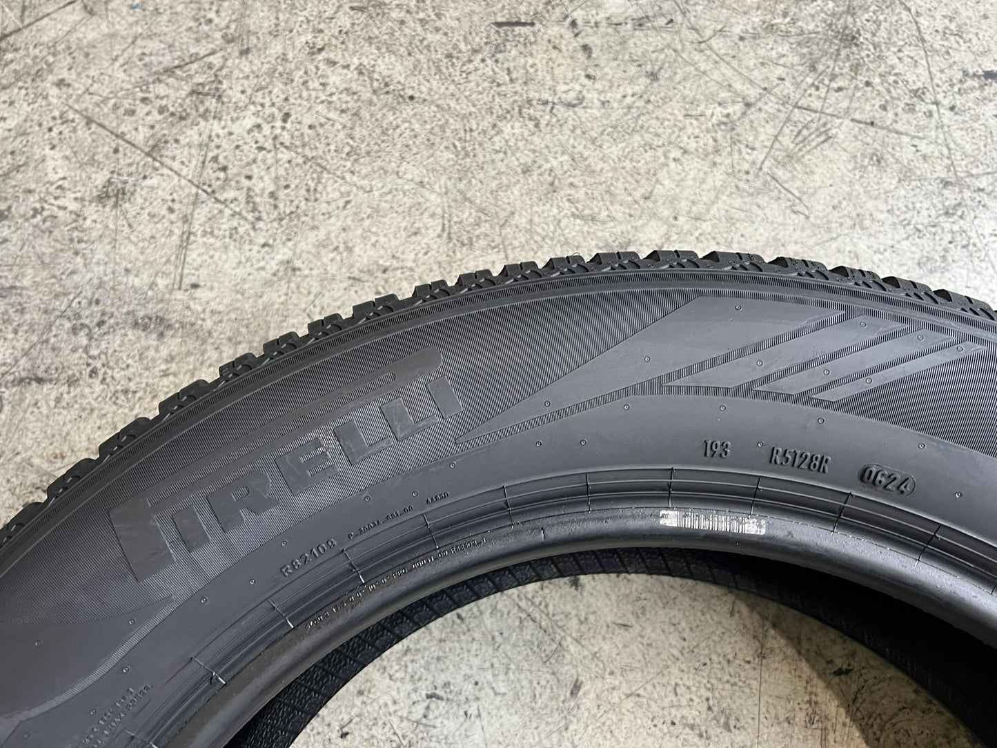 Usato: 1 Gomma 225/60R18 104V XL Pirelli 4 Stagioni 90% residui DOT 2024