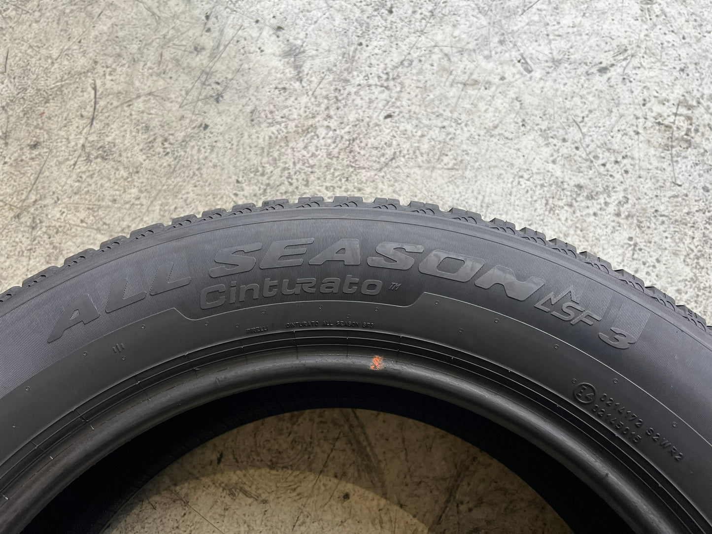 Usato: 1 Gomma 225/60R18 104V XL Pirelli 4 Stagioni 90% residui DOT 2024