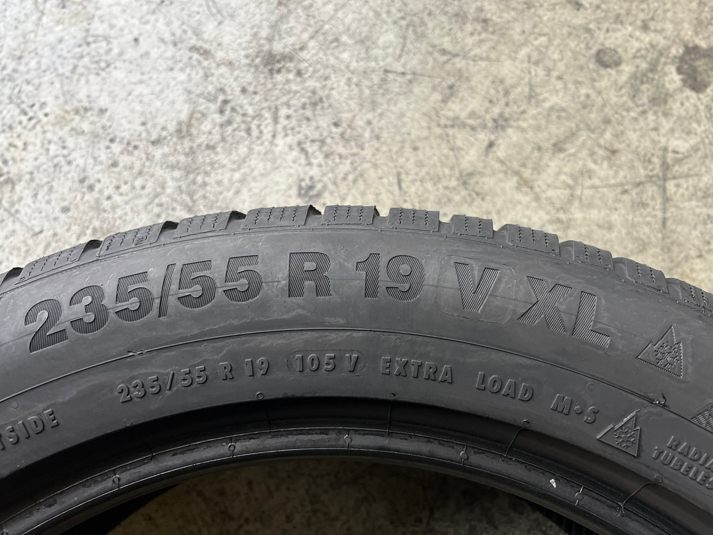 Usato: 1 Gomma 235/55R19 105V XL Goodyear invernali 95% residui