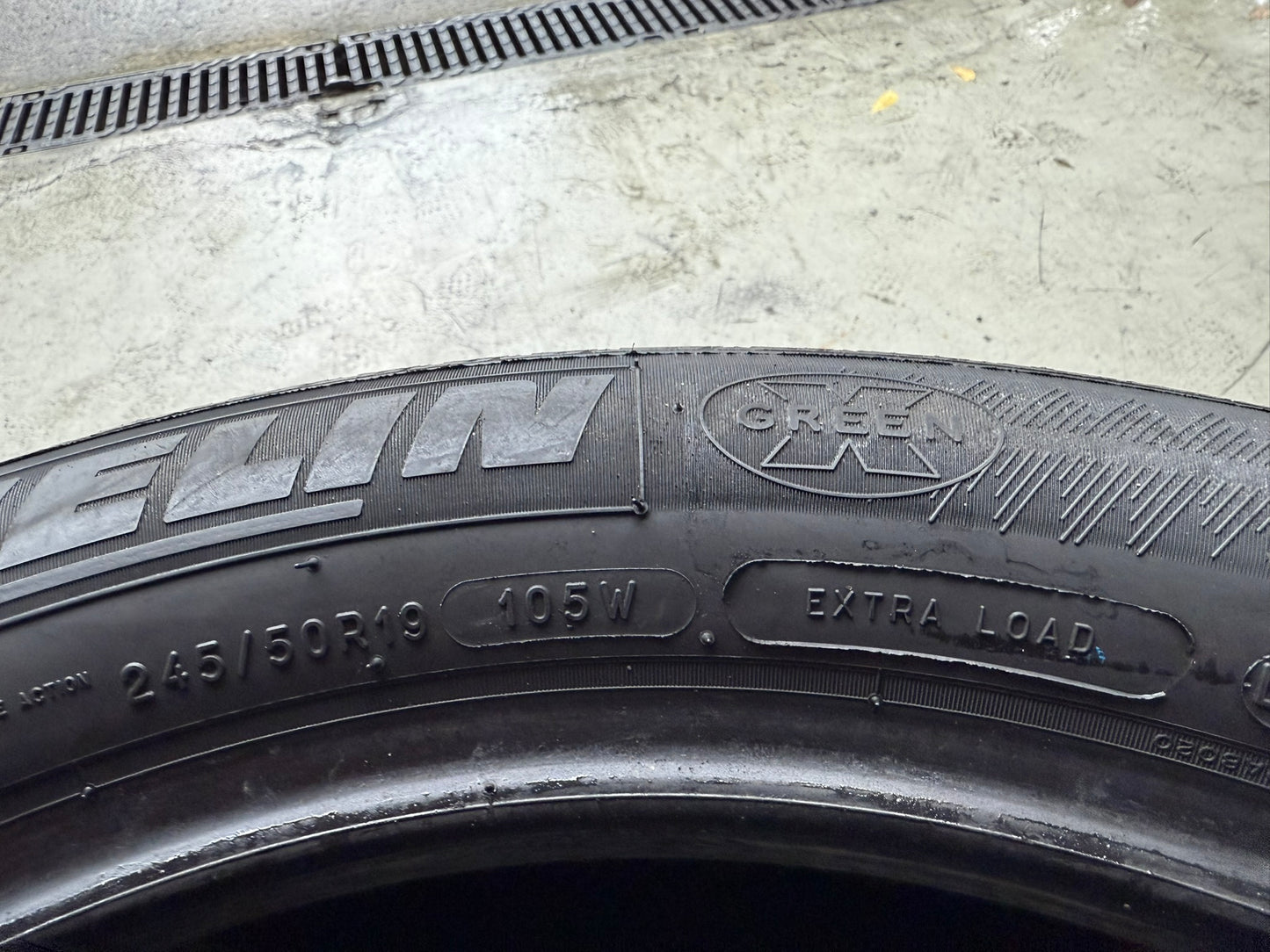 Usato: 2 Gomme 245/50R19 105W XL RSC Michelin Estive 95% residui