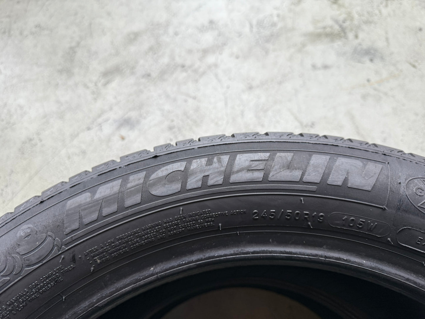 Usato: 2 Gomme 245/50R19 105W XL RSC Michelin Estive 95% residui