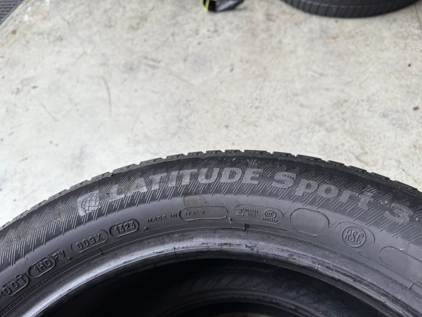 Usato: 2 Gomme 245/50R19 105W XL RSC Michelin Estive 95% residui