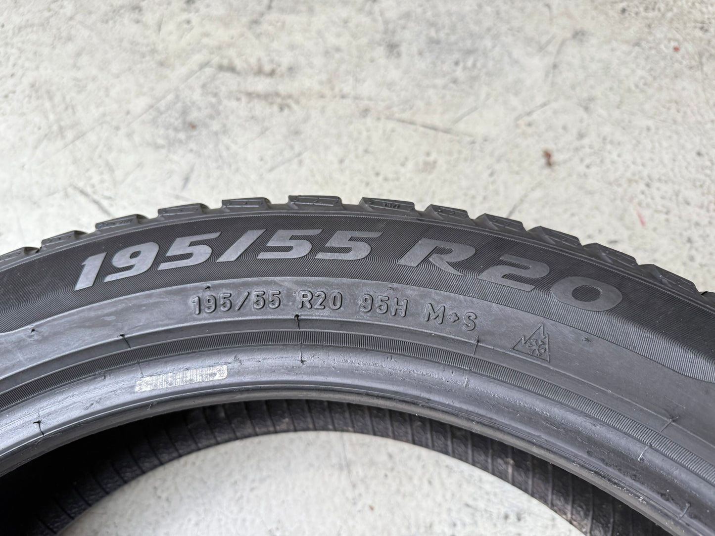 Usato: 4 Gomme 195/55R20 95H XL Pirelli Invernali 65-80% residui