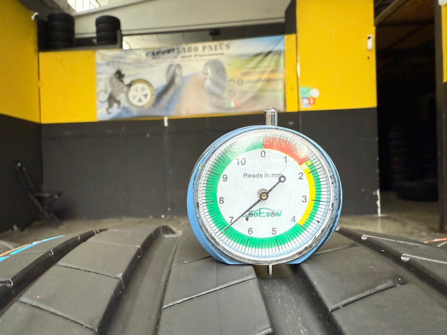 Usato: 4 Gomme 255/35R21 98Y XL Bridgestone Estive 99% residui