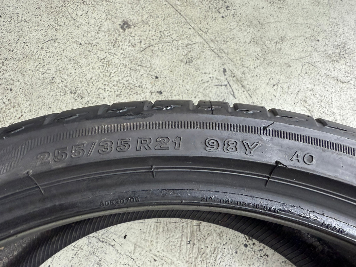 Usato: 4 Gomme 255/35R21 98Y XL Bridgestone Estive 99% residui