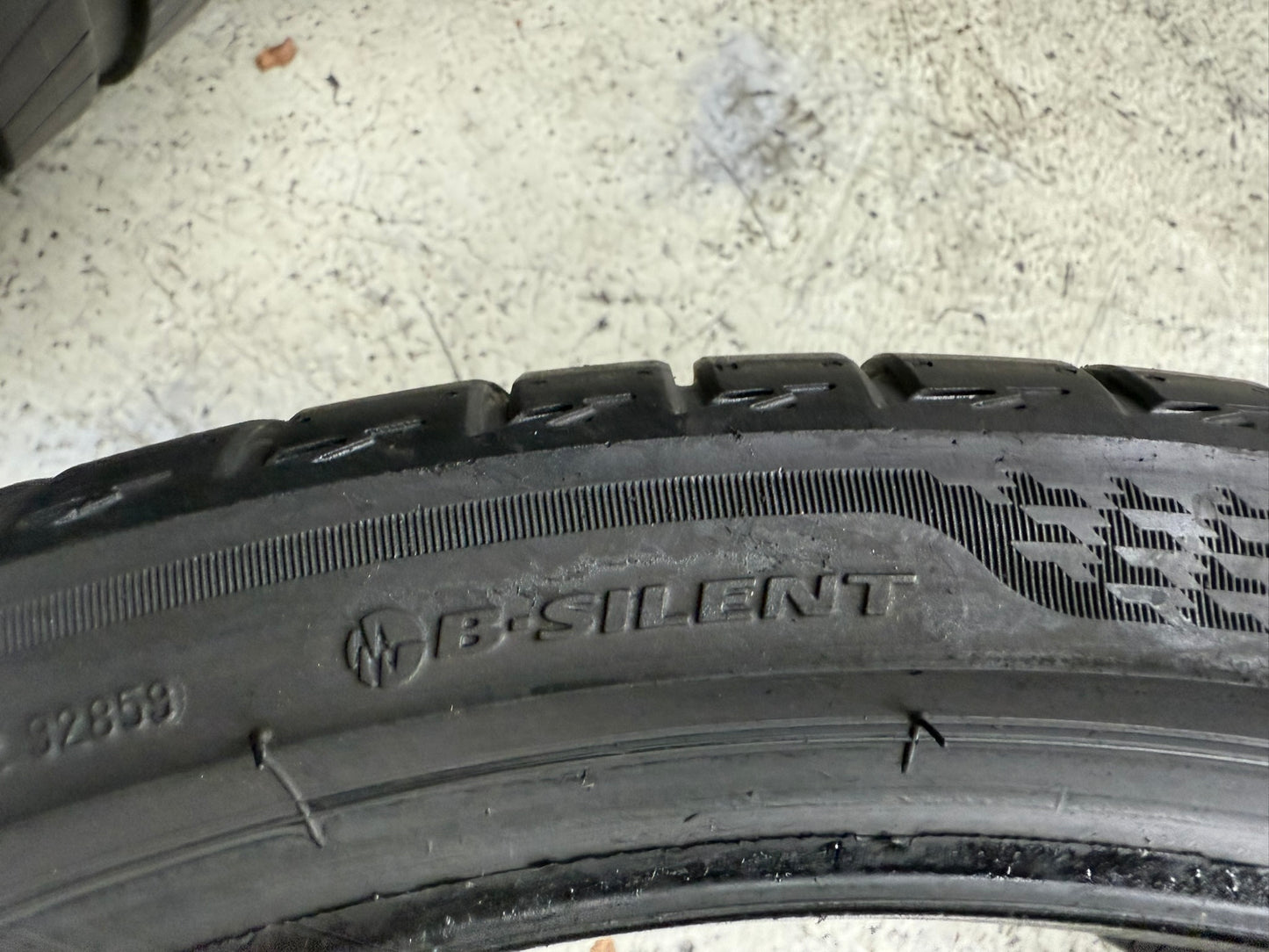 Usato: 4 Gomme 255/35R21 98Y XL Bridgestone Estive 99% residui