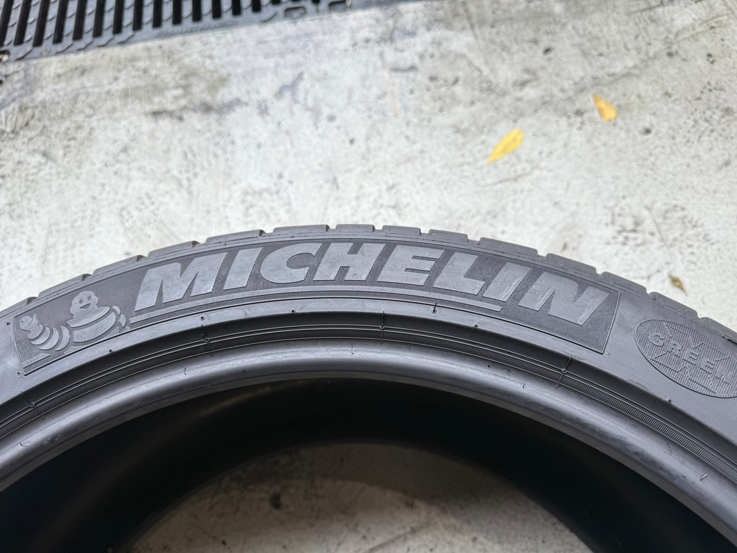 Usato: 4 Gomme 265/40R21 101Y + 295/35R21 103Y Michelin Estive 85% residui