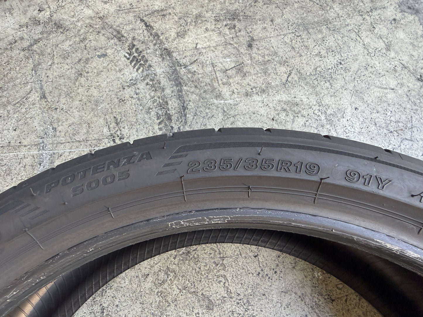 Usato: 4 Pneumatici Bridgestone Potenza S005 235/35R19 91Y XL Estivi 85% residui