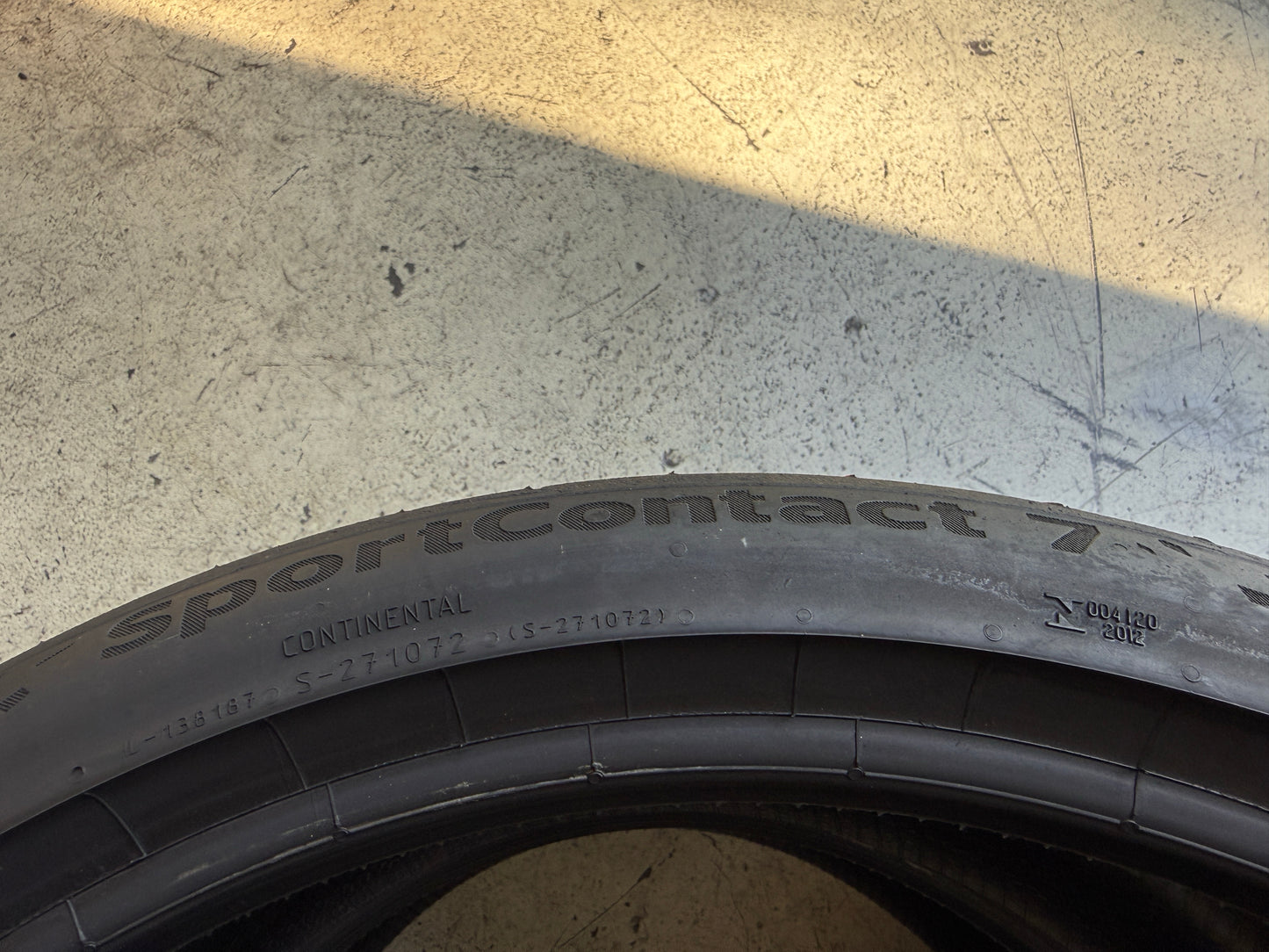 Usato: 2 Pneumatici Continental SportContact 7 235/35R19 91Y XL Estivi 85% residui