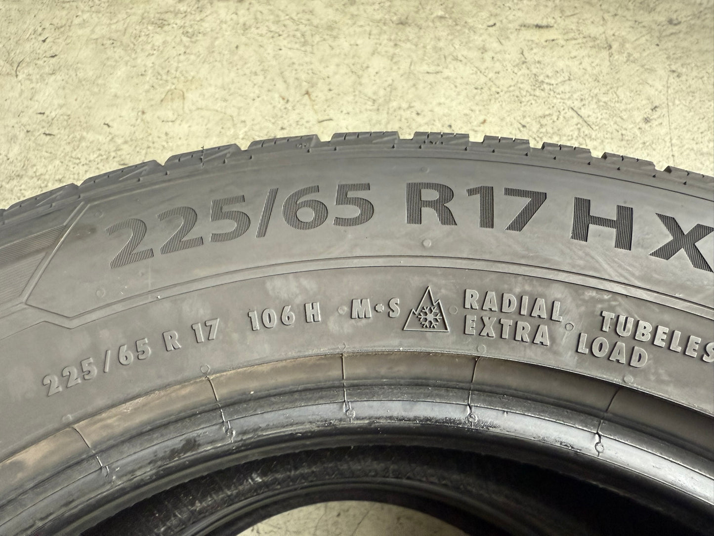 Usato: 2 Gomme 225/65R17 106H XL Barum Invernali 75% residui