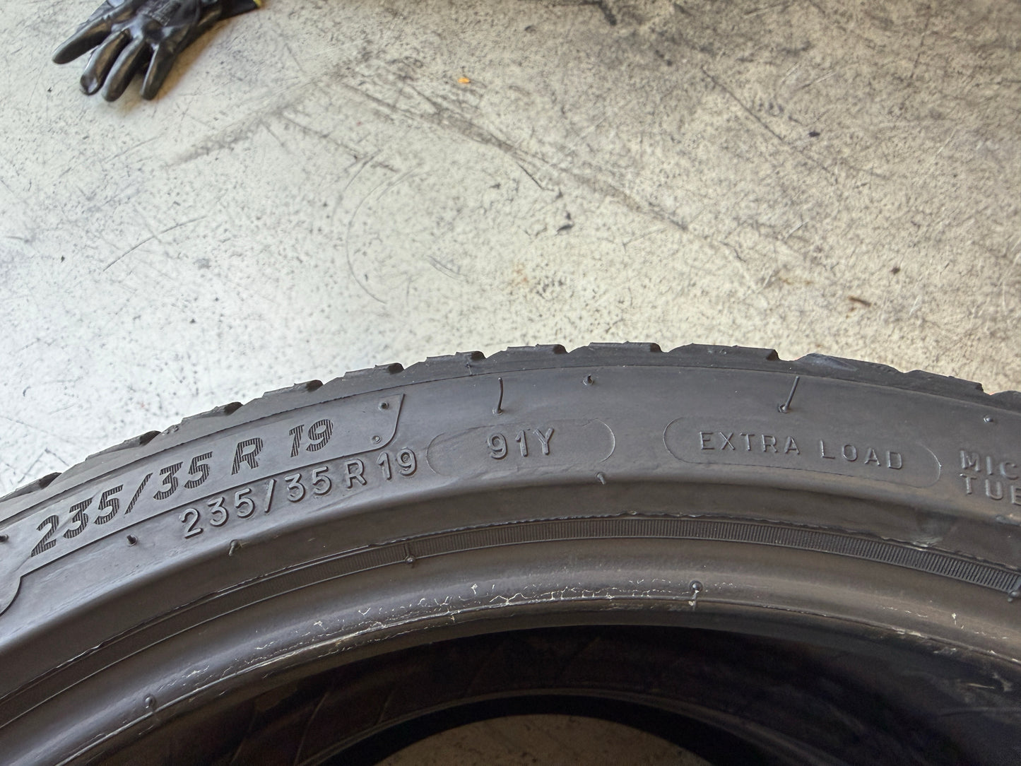 Usato: 2 Pneumatici Michelin CrossClimate 2 235/35R19 91Y XL Estivi 85% residui