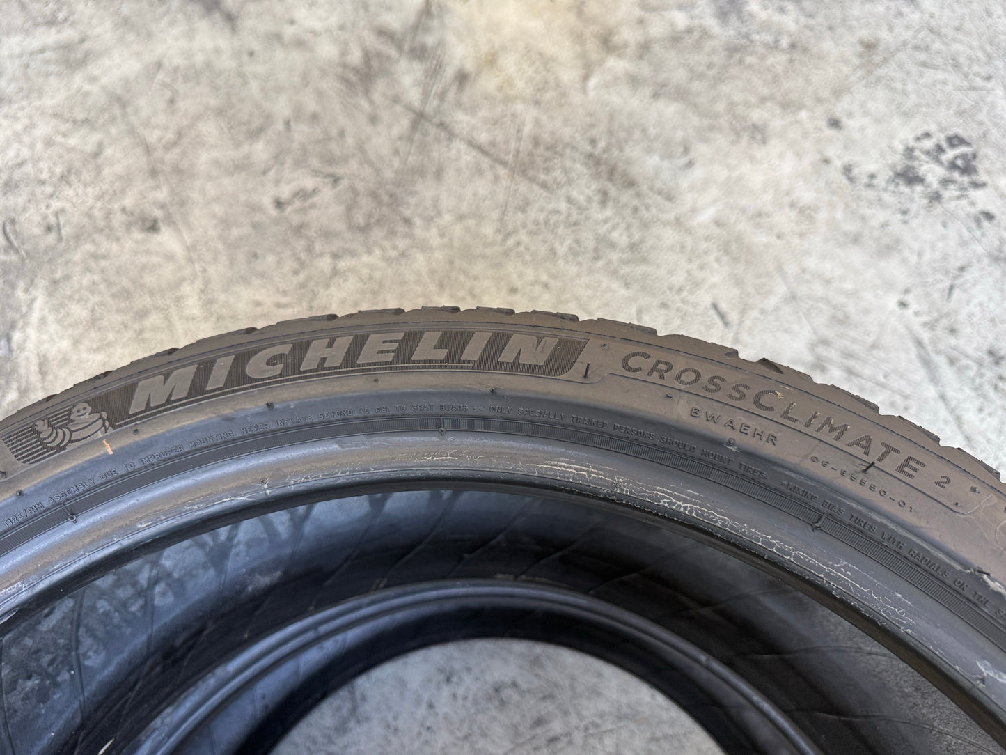 Usato: 2 Pneumatici Michelin CrossClimate 2 235/35R19 91Y XL Estivi 85% residui