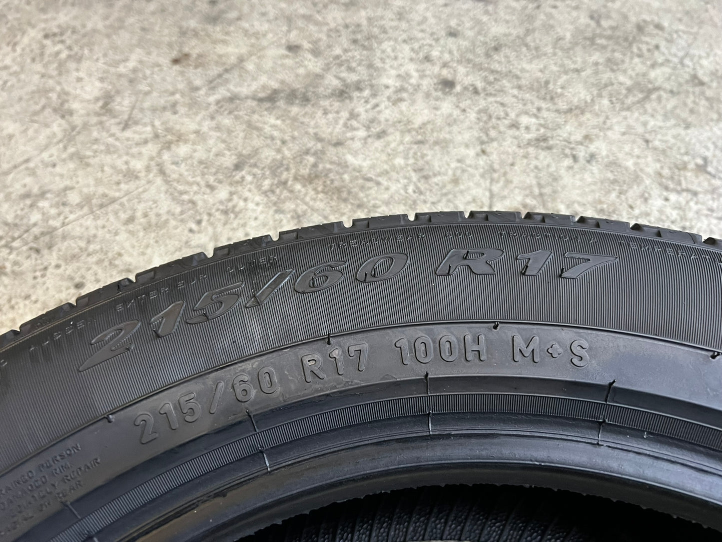 Usato: 1 Gomma 215/60R17 100H XL Pirelli 4 Stagioni 85% residui