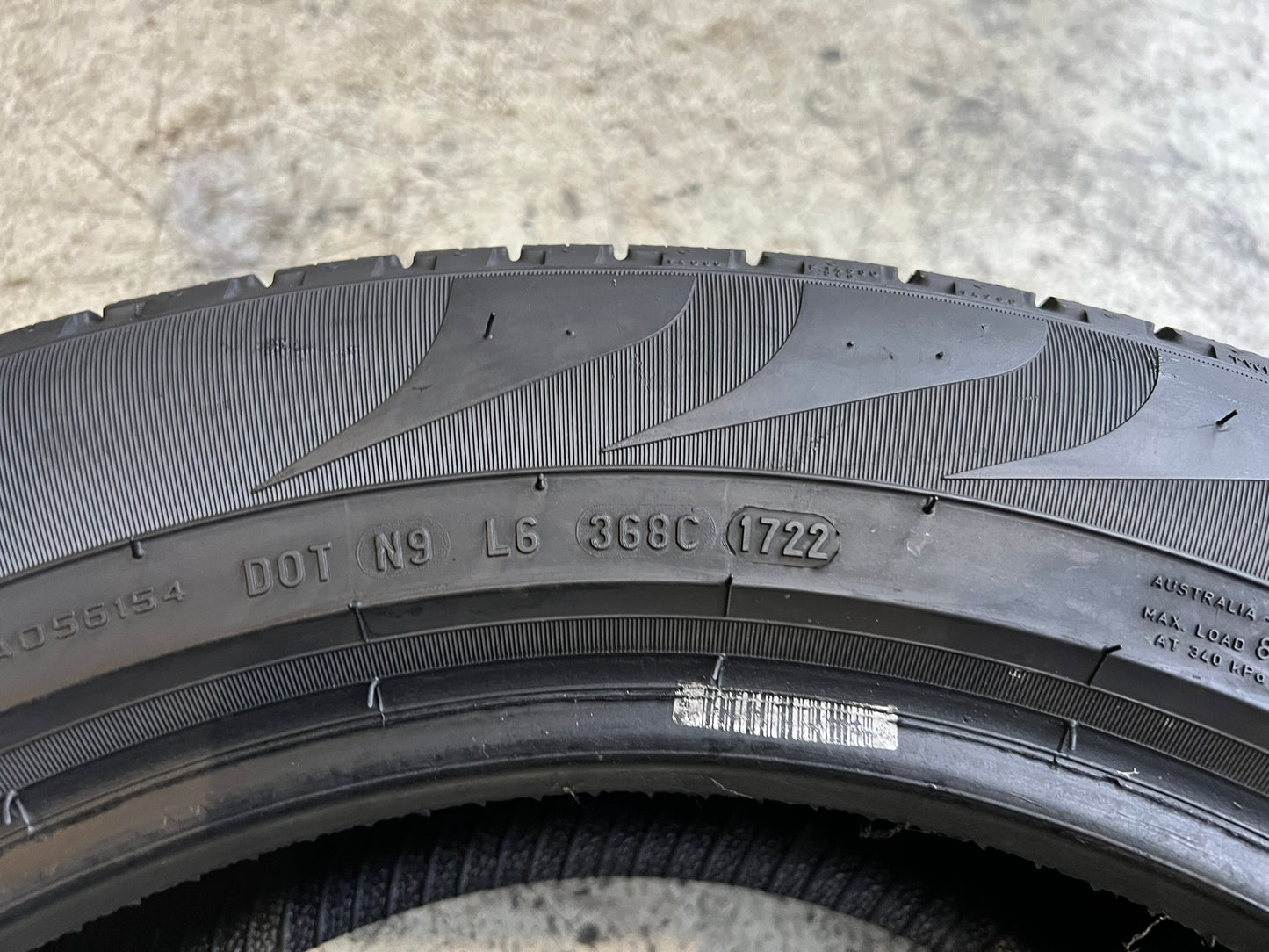 Usato: 1 Gomma 215/60R17 100H XL Pirelli 4 Stagioni 85% residui