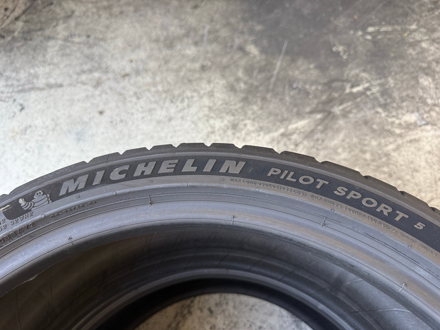Usato: 2 Pneumatici Michelin Pilot Sport 5 225/40R19 93Y XL Estivi 85% residui