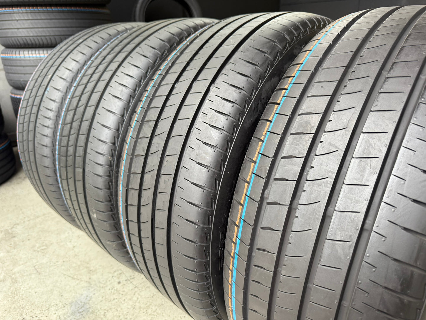 Nuovi/Demo: 4 Gomme 245/50R19 101W Runflat Bridgestone Estive