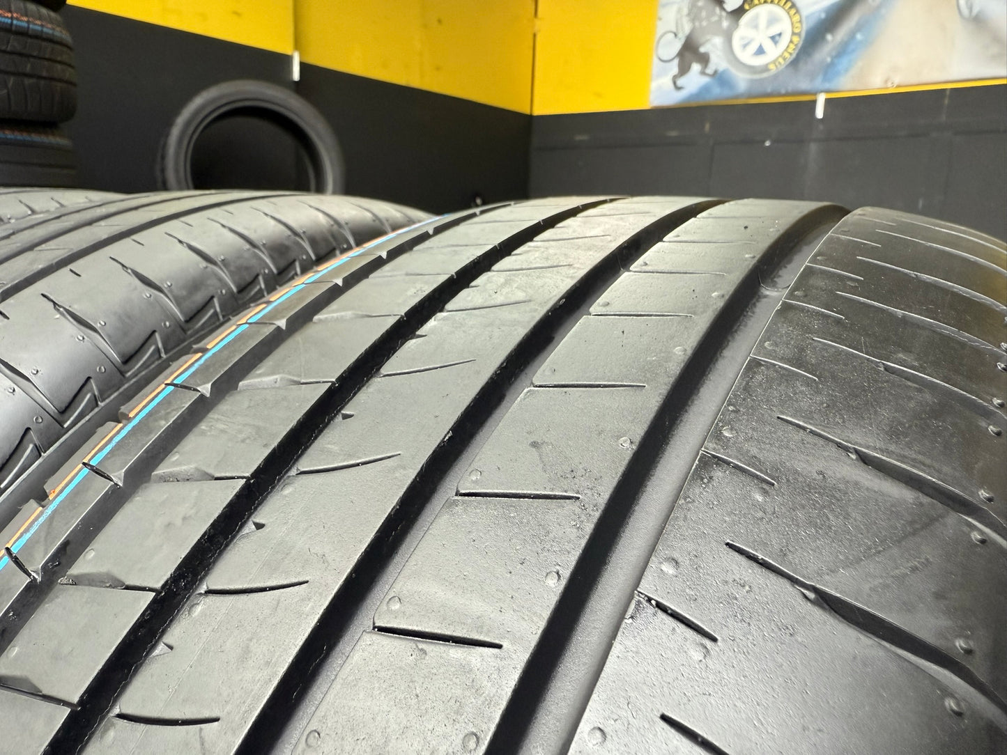 Nuovi/Demo: 4 Gomme 245/50R19 101W Runflat Bridgestone Estive