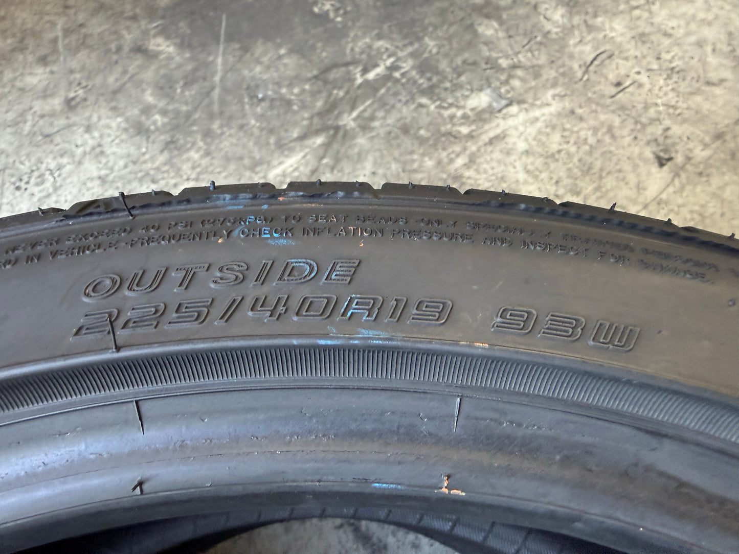 Usato: 2 Pneumatici Falken Azenis FK510 225/40R19 93W XL Estivi 85% residui