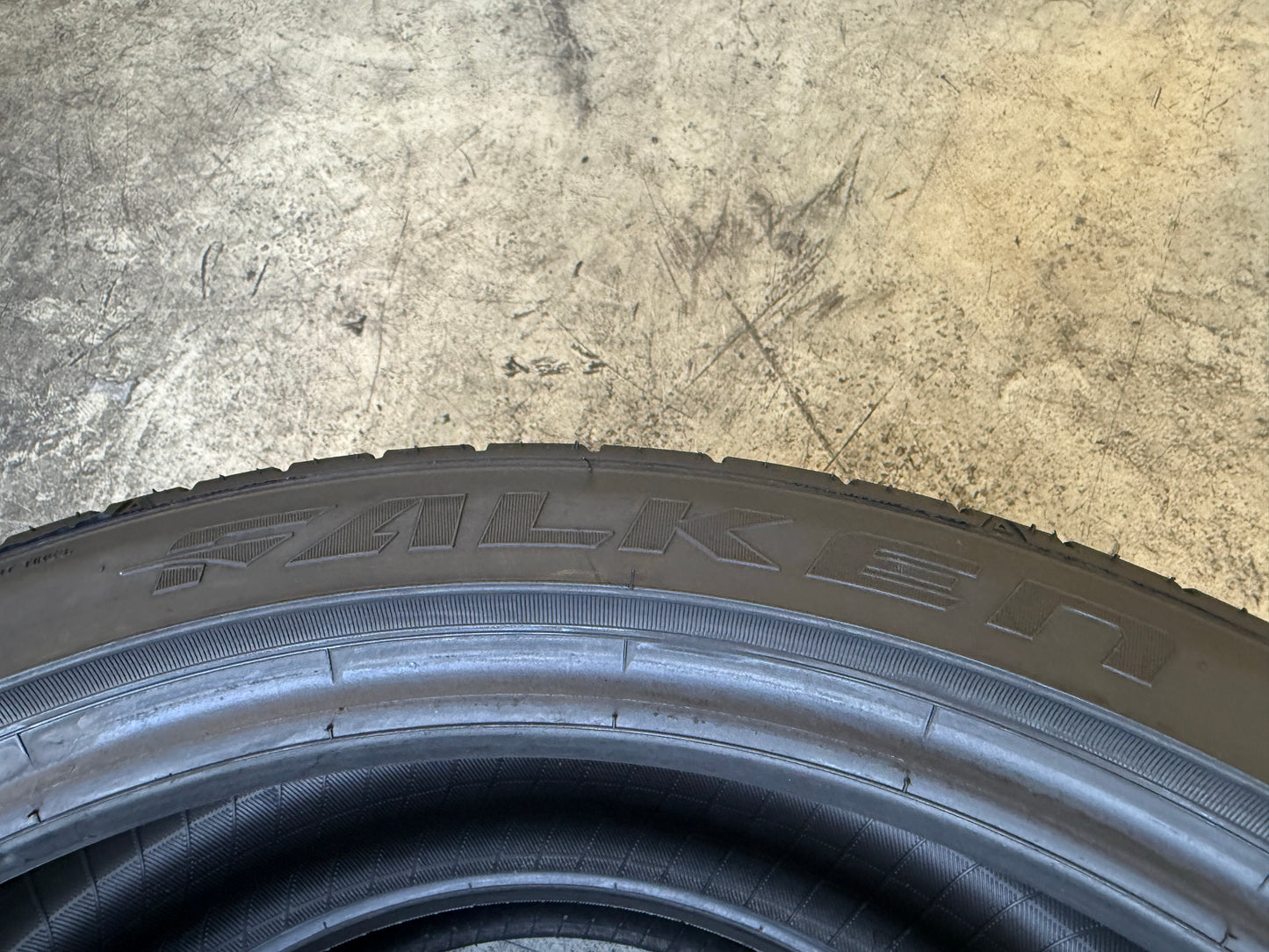 Usato: 2 Pneumatici Falken Azenis FK510 225/40R19 93W XL Estivi 85% residui