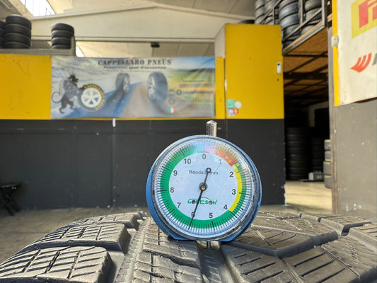 Usato: 2 Gomme 285/35R22 106V XL Pirelli Invernali 90% residui