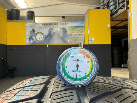 Usato: 2 Gomme 305/40R20 112V XL Pirelli Invernali 80% residui Runflat