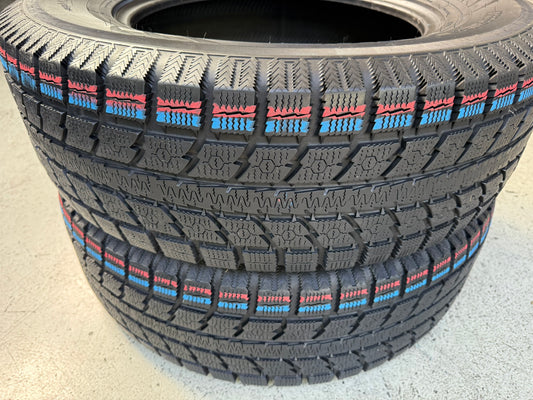 Usato: 2 Gomme 255/70R18 113Q Toyo Invernali 95% residui