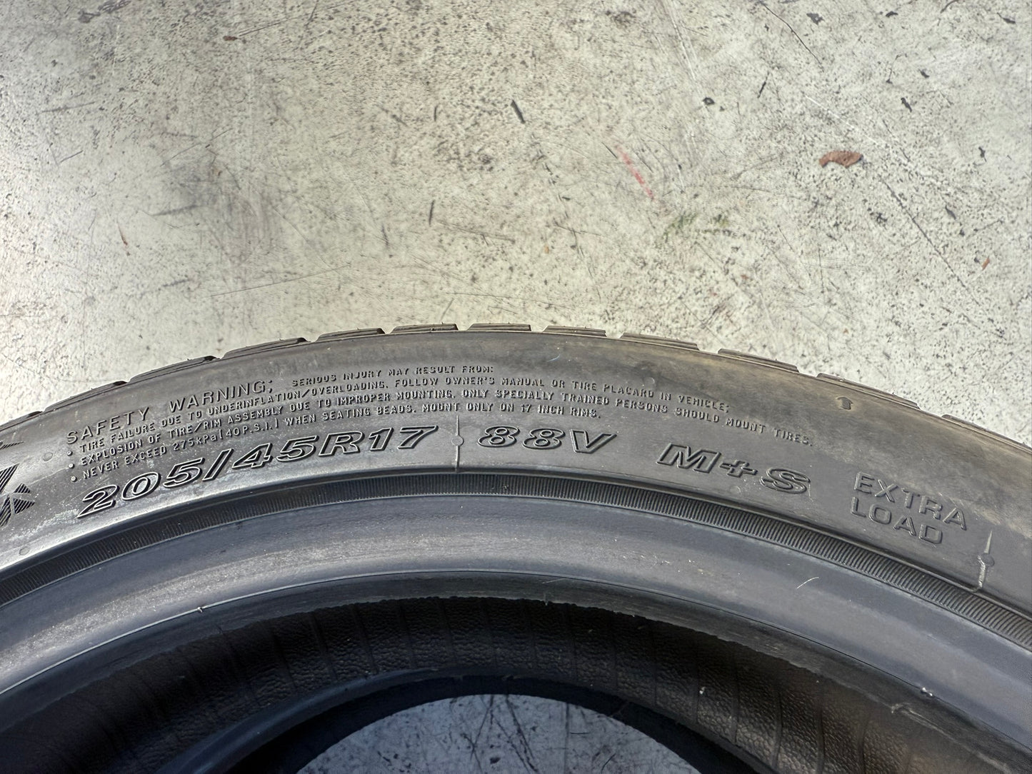 Usato: 2 Gomme 205/45R17 88V XL Nexen Invernali 90% residui