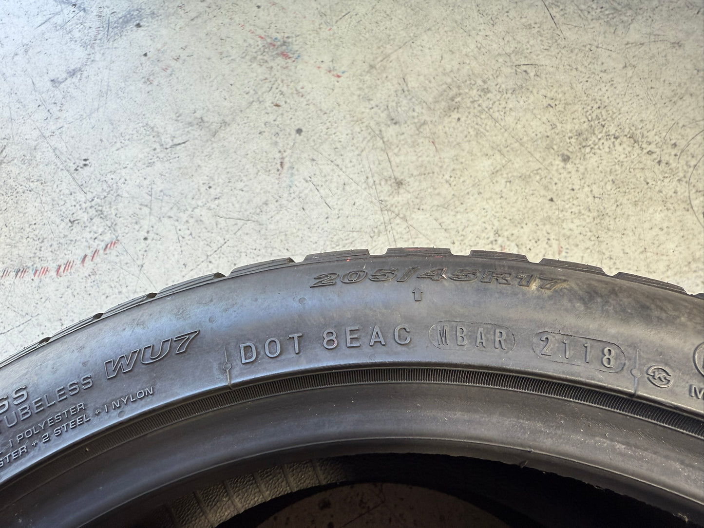 Usato: 2 Gomme 205/45R17 88V XL Nexen Invernali 90% residui