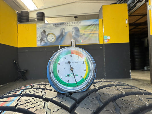 Usato: 2 Gomme 215/55R17 98V XL Firestone Invernali 75% residui