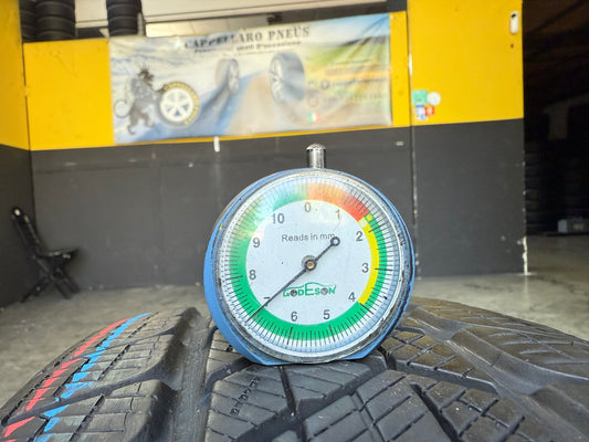 Usato: 2 Gomme 215/65R17 99H Pirelli Invernali 90% residui
