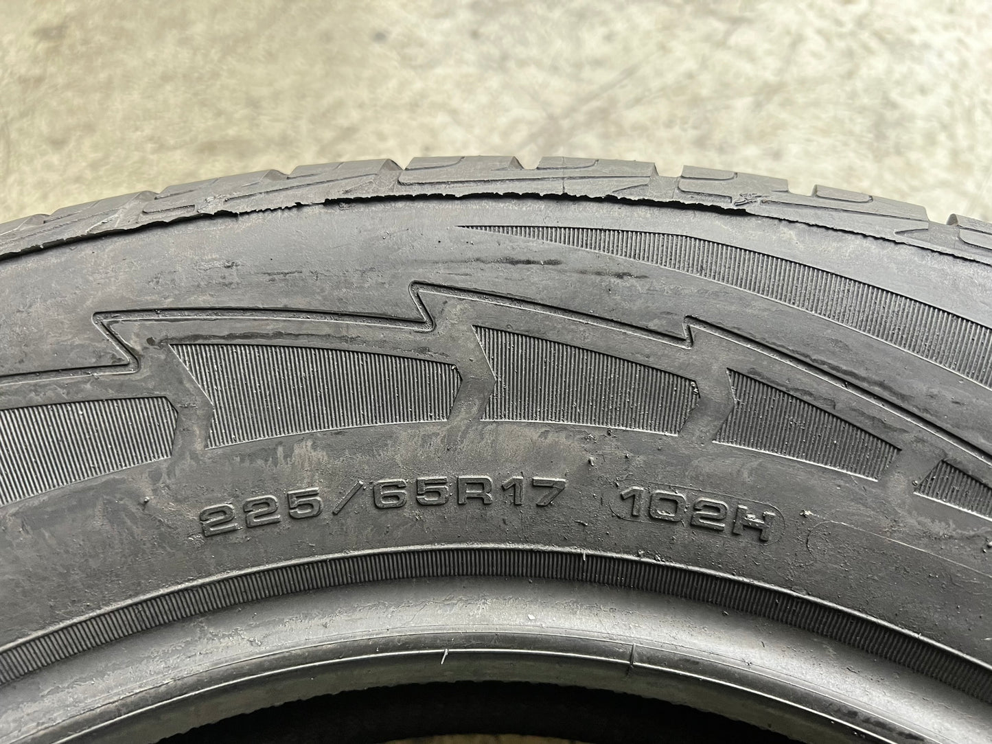 Usato: 1 Pneumatico 225/65R17 102H Goodyear Invernale 99% residuo