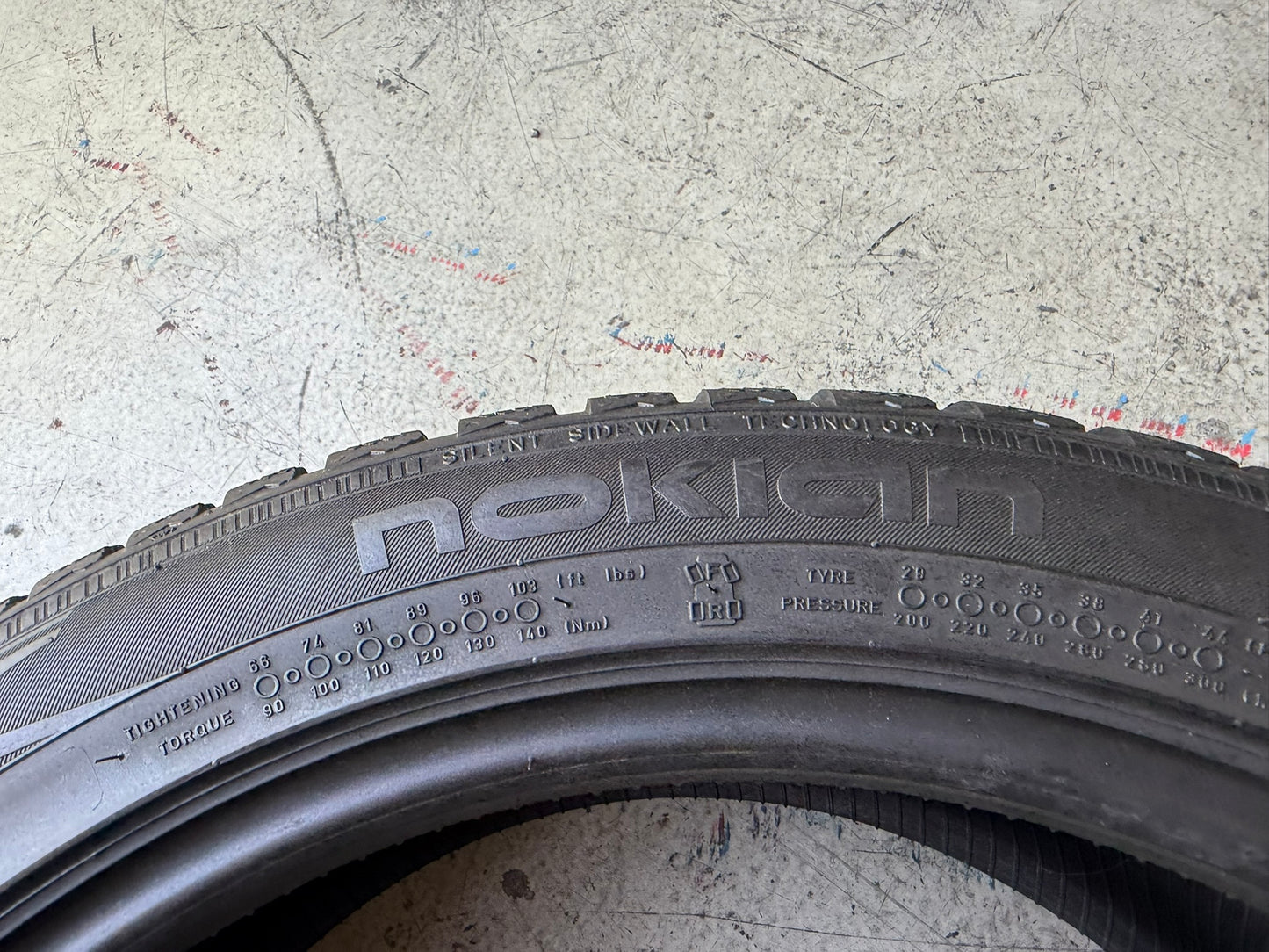 Usato: 4 Gomme 225/45R18 95V XL Nokian Invernali 95% residui