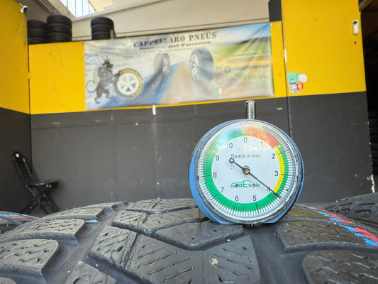 Usato: 4 Gomme 235/45R19 99V Pirelli Invernali 70% residui