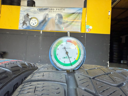 Usato: 4 Gomme 205/40R17 84H XL Pirelli Invernali 70% residui