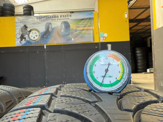 Usato: 4 Gomme 235/60R18 107H XL Bridgestone Invernali 85% residui