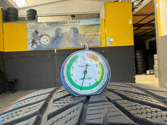Usato: 2 Gomme 255/45R20 105V XL Hankook Invernali 85% residui