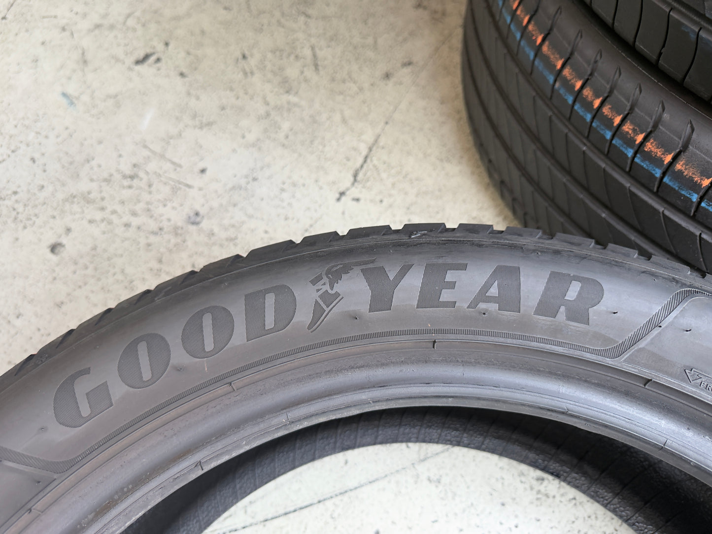 Usato: 4 Pneumatici Goodyear Vector 4Seasons Gen-3 + Hankook Kinergy 4S² H750 235/50R19 XL 4 Stagioni 80-85% Residui
