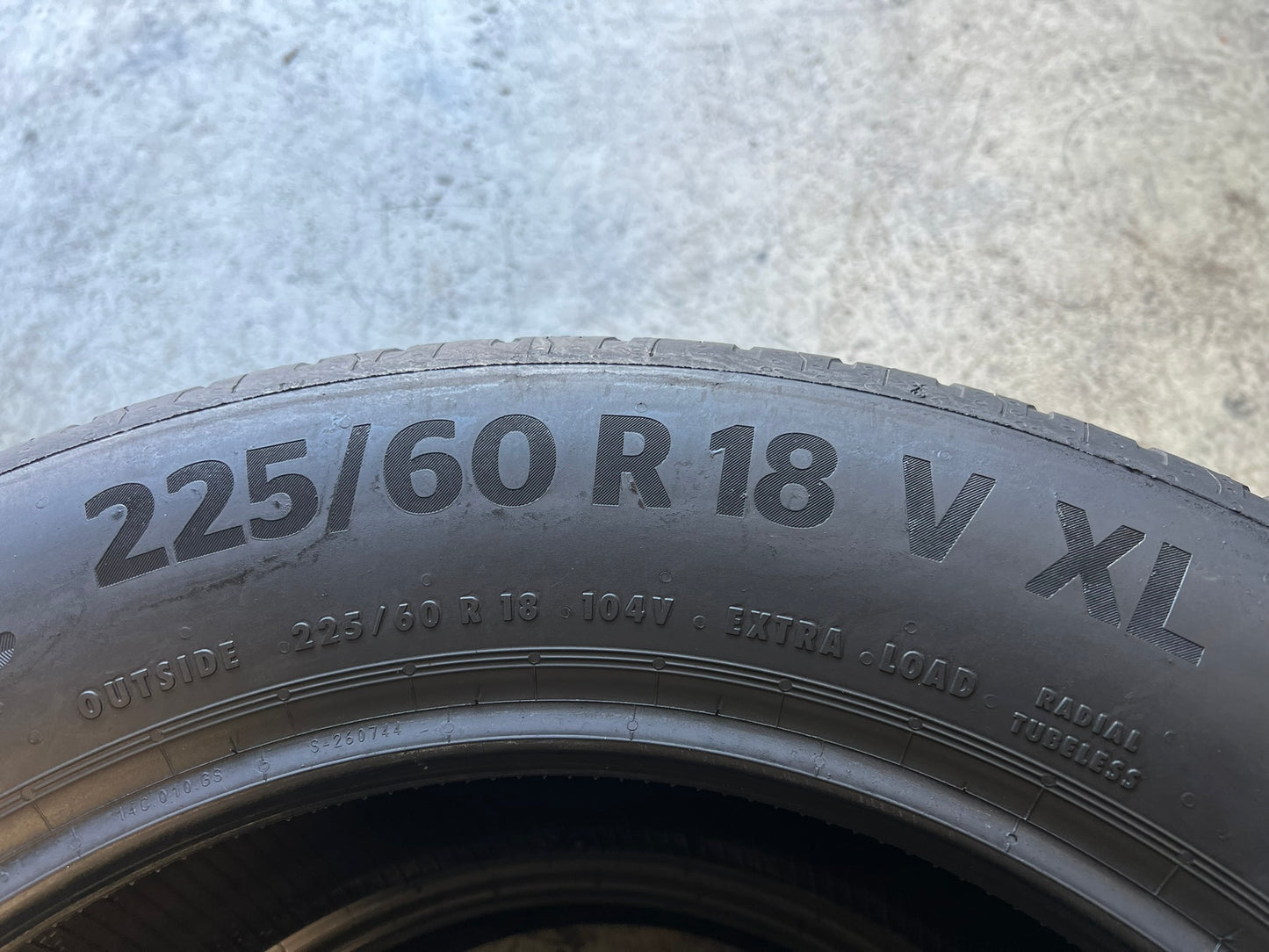 Usato: 2 Gomme 225/60R18 104V XL Continental estive 85% residui
