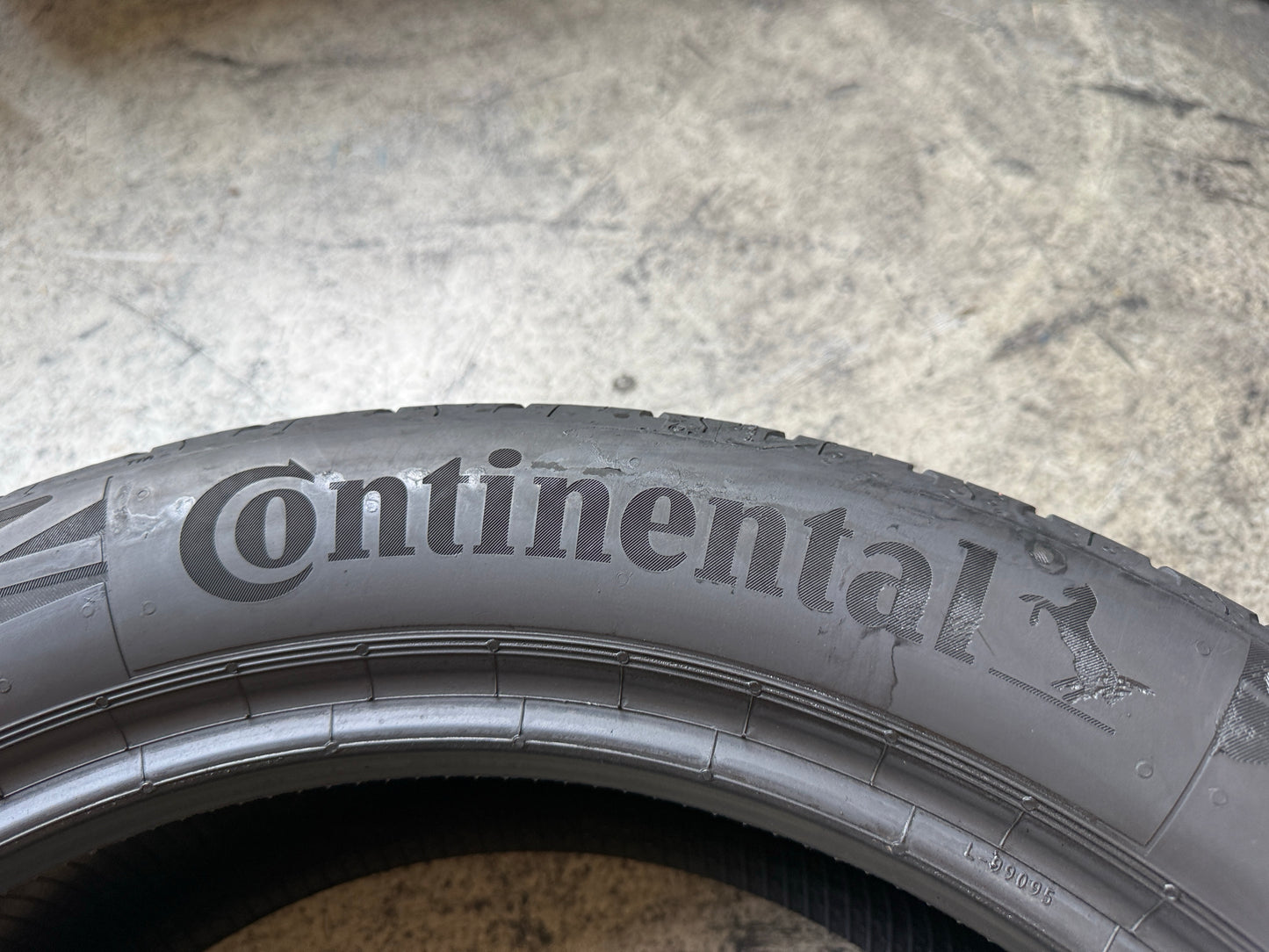 Usato: 4 Pneumatici Continental EcoContact 6 EVc 215/50R18 96V XL Estivi 90% Residui DOT 2024 / 2023