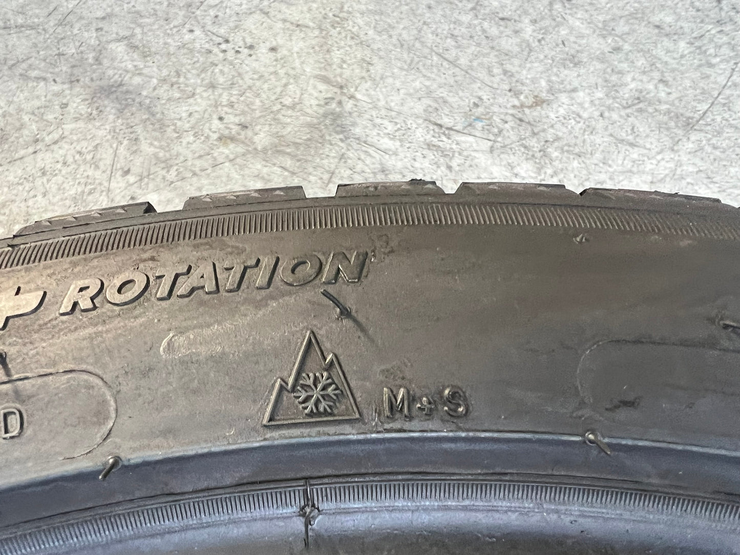 Usato: 2 Gomme 275/40R21 107V XL Michelin Invernali 90% residui