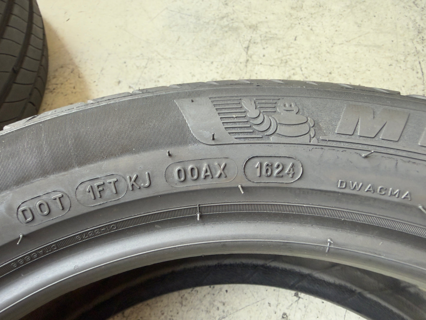Usato: 4 Pneumatici Michelin Primacy 4 215/50R18 92W AO Estivi 85/90% Residui