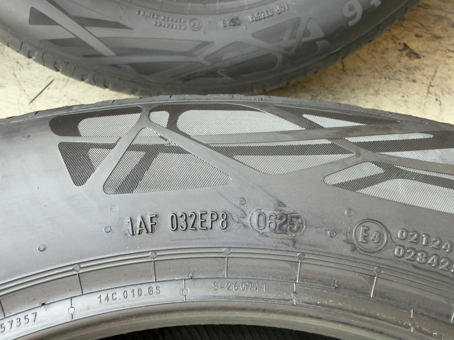 Usato: 4 Pneumatici Continental EcoContact 6 225/60R18 104V XL Estivi 85% Residui DOT 2025