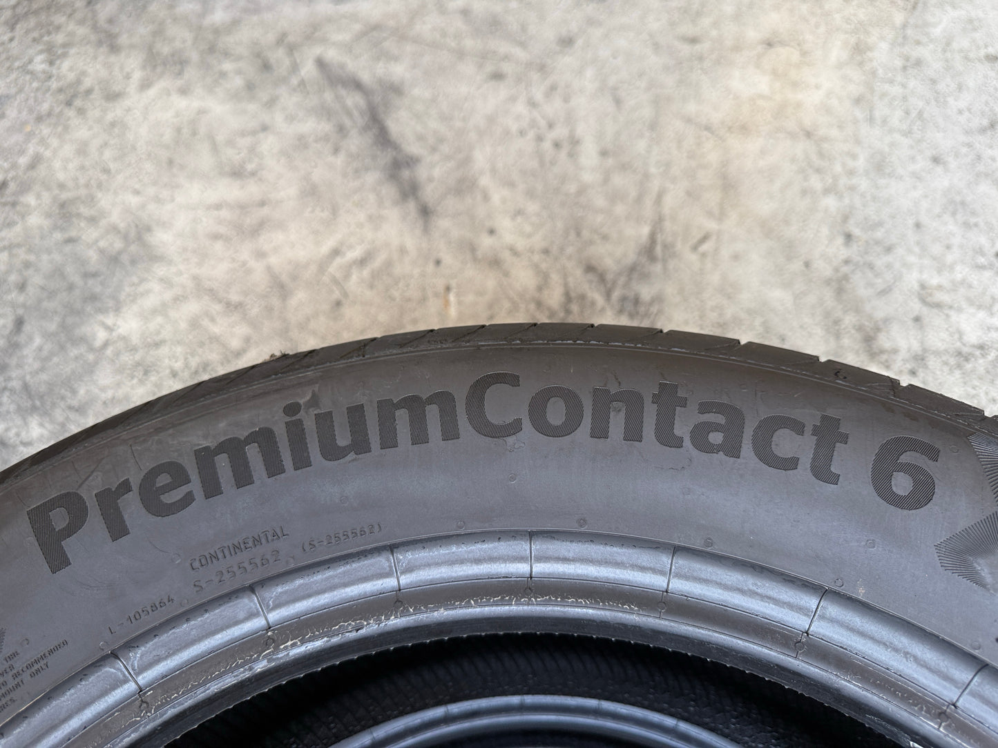 Usato: 2 Pneumatici Continental PremiumContact 6 225/60R18 104V XL Estivi 85% Residui DOT 2025