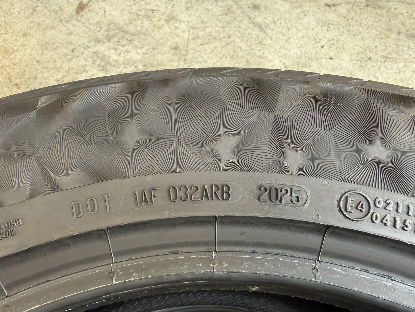 Usato: 2 Pneumatici Continental PremiumContact 6 225/60R18 104V XL Estivi 85% Residui DOT 2025