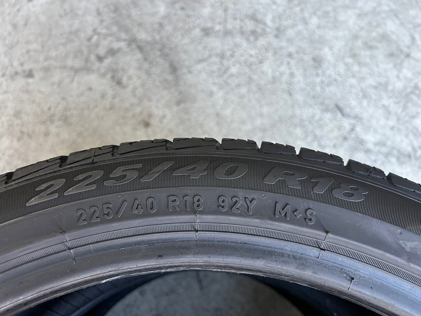 Usato: 2 Gomme 225/40R18 92Y XL Pirelli 4 Stagioni 85% residui