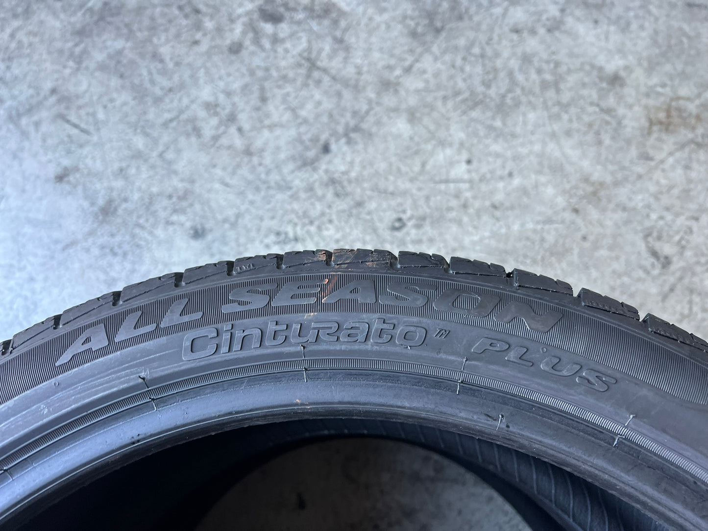 Usato: 2 Gomme 225/40R18 92Y XL Pirelli 4 Stagioni 85% residui