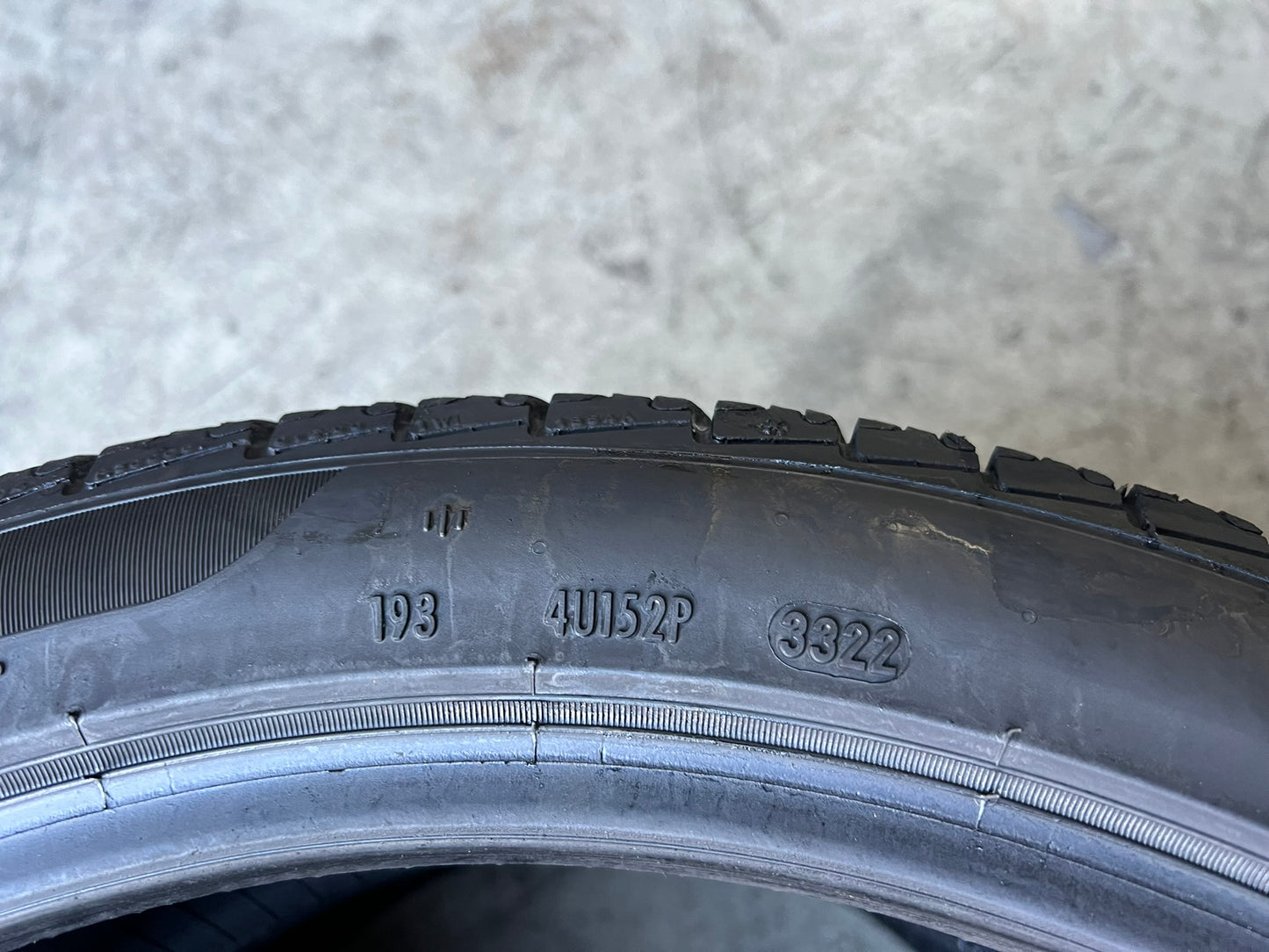 Usato: 2 Gomme 225/40R18 92Y XL Pirelli 4 Stagioni 85% residui