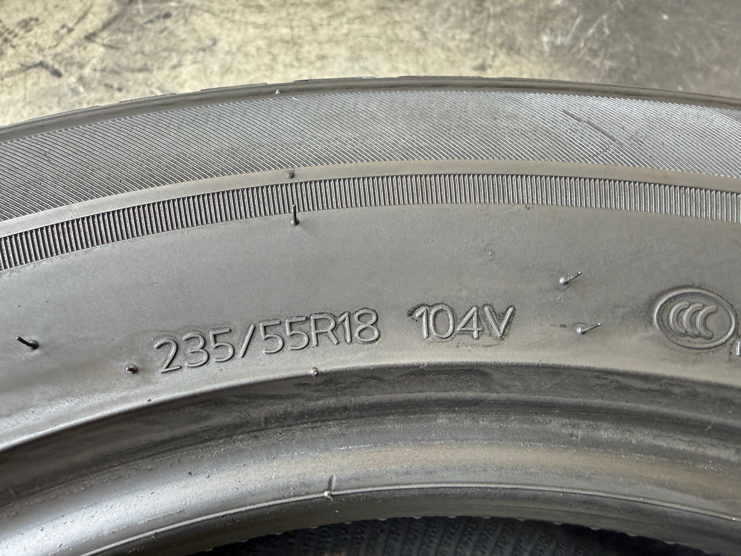 Usato: 2 Pneumatici Hankook Kinergy 4S² X 235/55R18 104V XL Quattro Stagioni 85% Residui