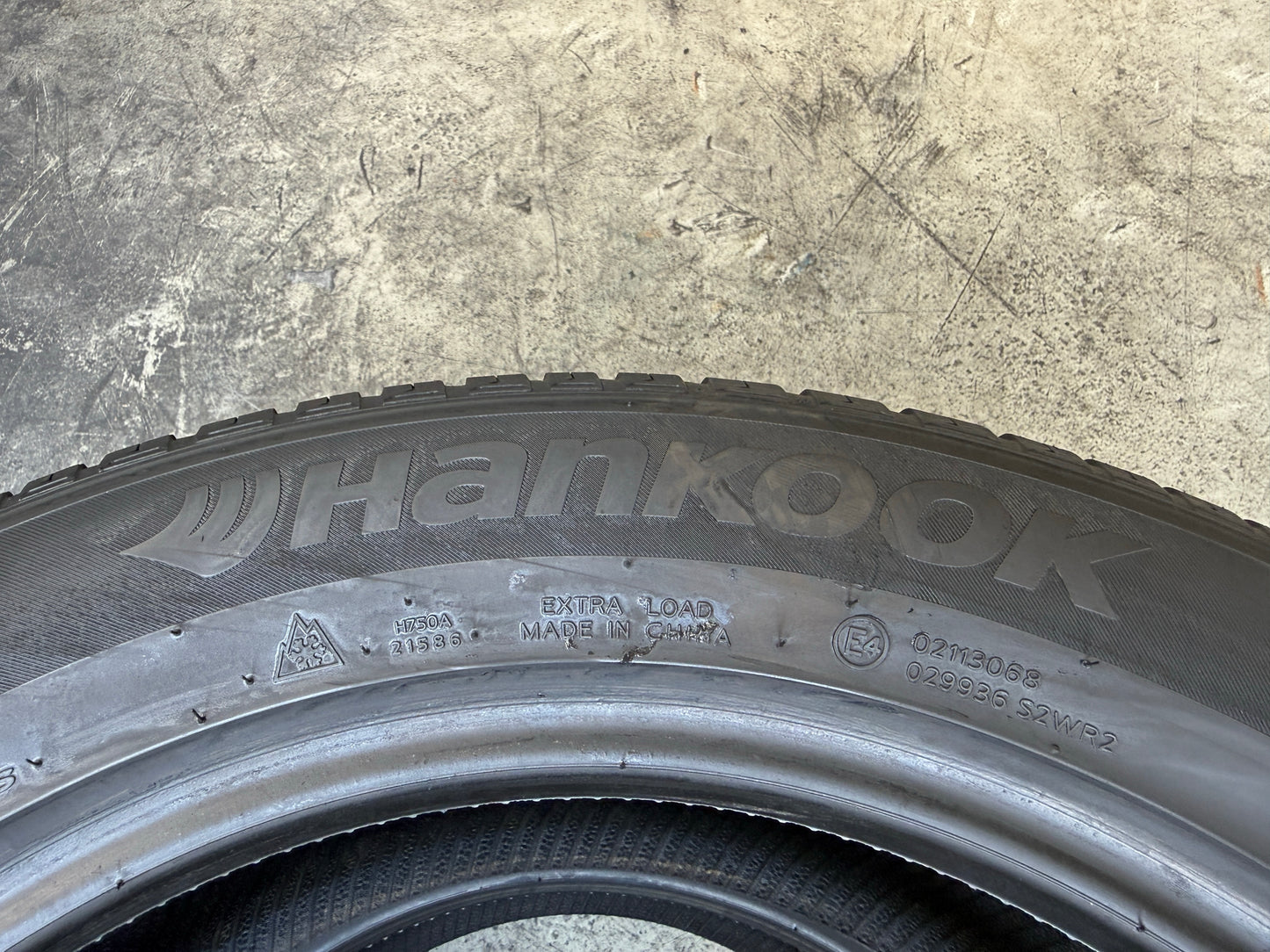 Usato: 2 Pneumatici Hankook Kinergy 4S² X 235/55R18 104V XL Quattro Stagioni 85% Residui